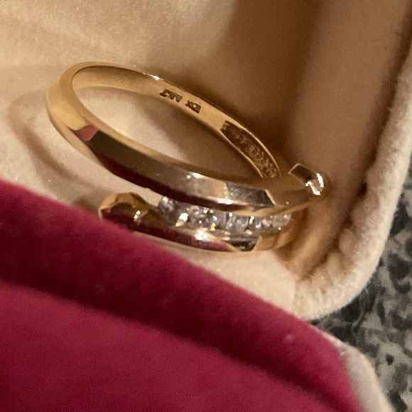 Gold diamond ring/band - Picture 6 of 6